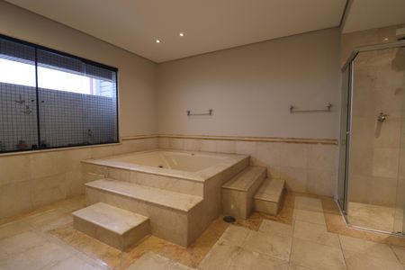 Apartamento à venda com 490m², 4 quartos e 4 vagasBanheiro da Suíte 1