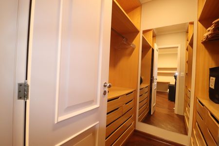 Apartamento à venda com 490m², 4 quartos e 4 vagasCloset da Suíte 4
