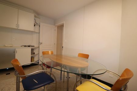 Apartamento à venda com 490m², 4 quartos e 4 vagasCopa