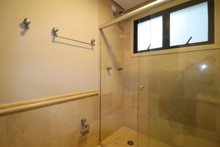 Apartamento à venda com 490m², 4 quartos e 4 vagasBanheiro da Suíte 2