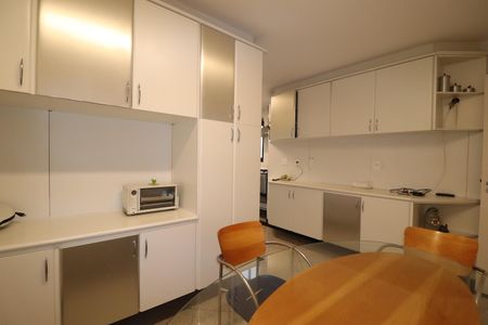 Apartamento à venda com 490m², 4 quartos e 4 vagasCopa
