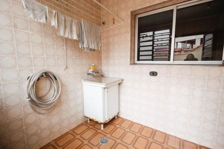 Casa à venda com 160m², 2 quartos e 1 vagaÁrea de serviço