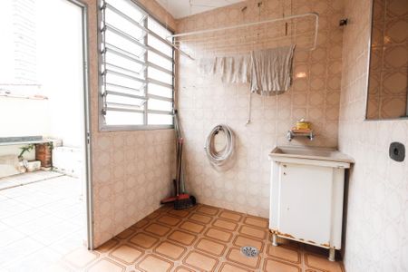 Casa à venda com 160m², 2 quartos e 1 vagaÁrea de serviço