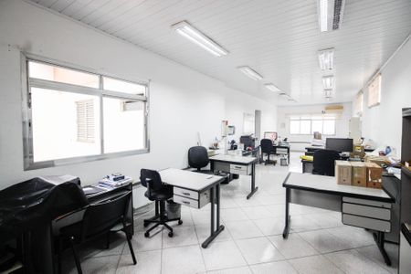 Casa à venda com 160m², 2 quartos e 1 vagaQuarto de serviço