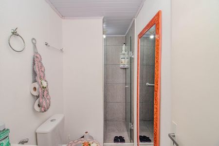 Banheiro de apartamento à venda com 1 quarto, 40m² em Humaitá, Porto Alegre