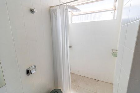 Banheiro de kitnet/studio à venda com 1 quarto, 28m² em Cidade Baixa, Porto Alegre