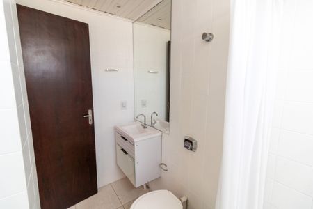 Banheiro de kitnet/studio à venda com 1 quarto, 28m² em Cidade Baixa, Porto Alegre