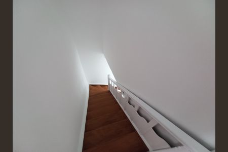 Casa para alugar com 125m², 2 quartos e sem vagaEscada