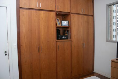 Apartamento para alugar com 146m², 4 quartos e 3 vagas Apartamento para alugar com 146m², 4 quartos e 3 vagasSuíte