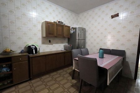 Casa à venda com 197m², 4 quartos e 2 vagas Casa à venda com 197m², 4 quartos e 2 vagasCozinha
