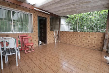 Casa à venda com 197m², 4 quartos e 2 vagas Casa à venda com 197m², 4 quartos e 2 vagasSacada