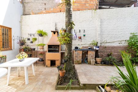 Casa à venda com 252m², 3 quartos e 3 vagasQuintal