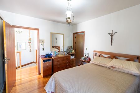 Casa à venda com 252m², 3 quartos e 3 vagasSuíte