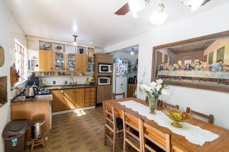 Casa à venda com 252m², 3 quartos e 3 vagasCozinha