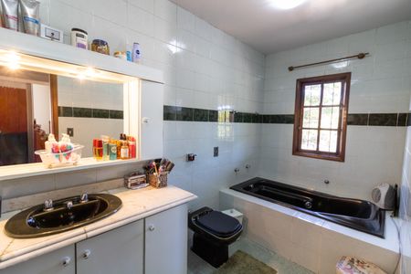 Casa à venda com 252m², 3 quartos e 3 vagasBanheiro da Suíte