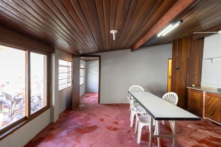 Casa à venda com 252m², 3 quartos e 3 vagasChurrasqueira