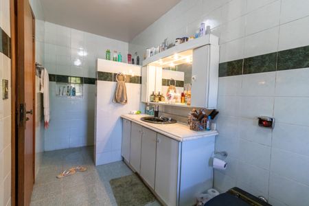 Casa à venda com 252m², 3 quartos e 3 vagasBanheiro da Suíte