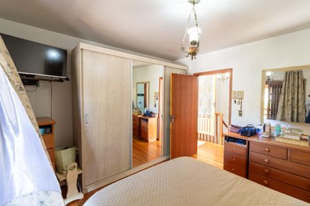 Casa à venda com 252m², 3 quartos e 3 vagasSuíte