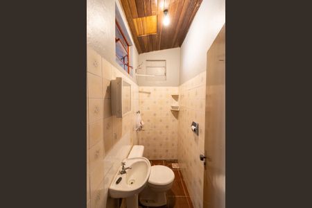 Casa à venda com 252m², 3 quartos e 3 vagasBanheiro de serviço