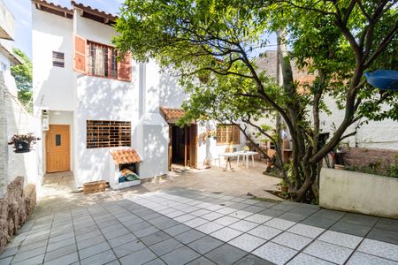 Casa à venda com 252m², 3 quartos e 3 vagasQuintal