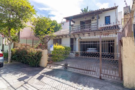 Casa à venda com 252m², 3 quartos e 3 vagasFachada