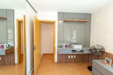 Apartamento à venda com 89m², 3 quartos e 2 vagasQuarto 2