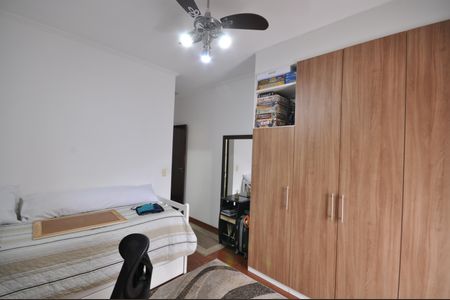 Casa à venda com 215m², 3 quartos e 4 vagasSuíte 3