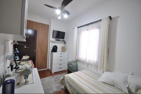 Casa à venda com 215m², 3 quartos e 4 vagasSuíte 2
