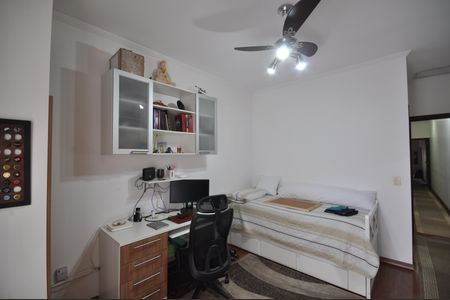 Casa à venda com 215m², 3 quartos e 4 vagasSuíte 3