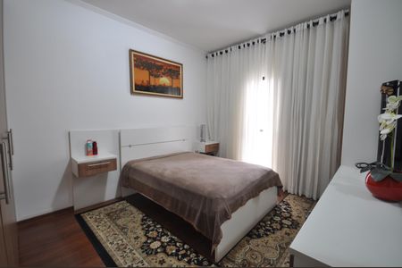 Casa à venda com 215m², 3 quartos e 4 vagasSuíte 1