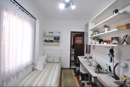 Casa à venda com 215m², 3 quartos e 4 vagasSuíte 2