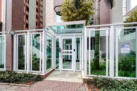 Apartamento à venda com 96m², 3 quartos e 2 vagasFachada 