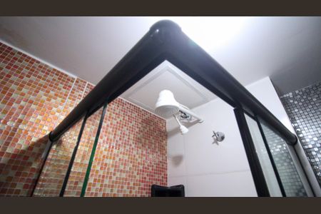 Banheiro de kitnet/studio para alugar com 1 quarto, 20m² em Vila Santa Clara, São Paulo