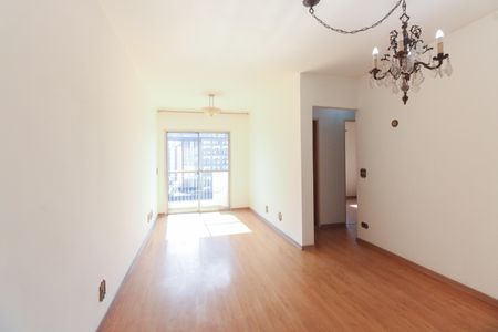 Apartamento para alugar com 70m², 2 quartos e 1 vagaSala