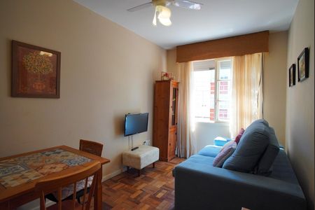 Sala de apartamento para alugar com 1 quarto, 37m² em Passo d’Areia, Porto Alegre