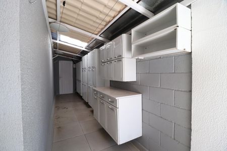 Casa de condomínio para alugar com 176m², 3 quartos e 2 vagasCorredor - Armário