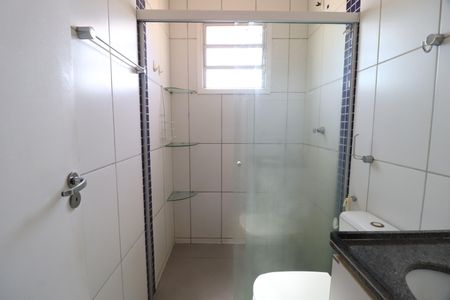 Casa de condomínio para alugar com 176m², 3 quartos e 2 vagasBanheiro da Suíte