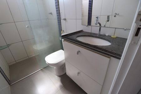 Casa de condomínio para alugar com 176m², 3 quartos e 2 vagasBanheiro da Suíte