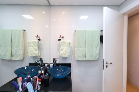 Apartamento à venda com 132m², 3 quartos e 2 vagasBanheiro da Suíte 3