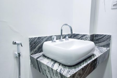 Apartamento à venda com 81m², 2 quartos e sem vagaBanheiro