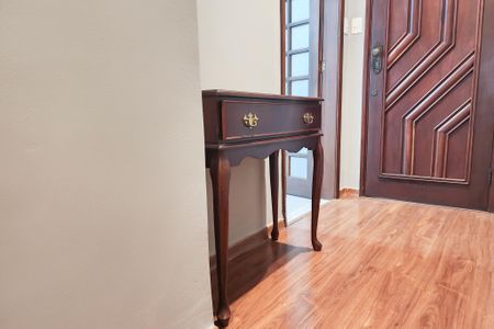 Apartamento à venda com 81m², 2 quartos e sem vagaCorredor