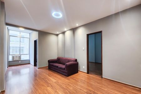 Apartamento à venda com 81m², 2 quartos e sem vagaSala