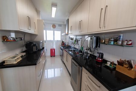 Apartamento à venda com 181m², 3 quartos e 3 vagas Apartamento à venda com 181m², 3 quartos e 3 vagasCozinha
