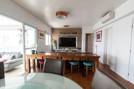 Apartamento à venda com 181m², 3 quartos e 3 vagas Apartamento à venda com 181m², 3 quartos e 3 vagasSala