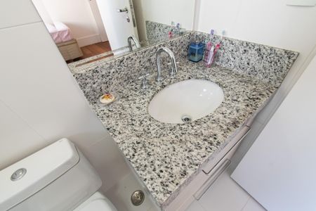 Apartamento à venda com 181m², 3 quartos e 3 vagas Apartamento à venda com 181m², 3 quartos e 3 vagasBanheiro da suíte 1