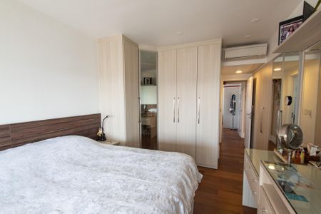 Apartamento à venda com 181m², 3 quartos e 3 vagas Apartamento à venda com 181m², 3 quartos e 3 vagasSuíte 3