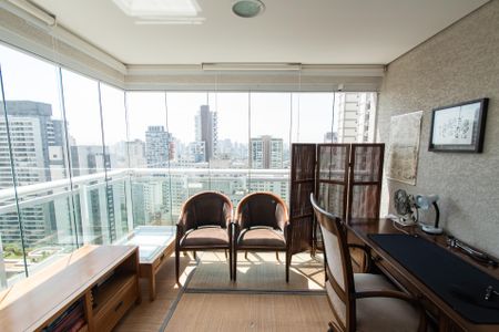 Apartamento à venda com 181m², 3 quartos e 3 vagas Apartamento à venda com 181m², 3 quartos e 3 vagasVaranda da suíte 3