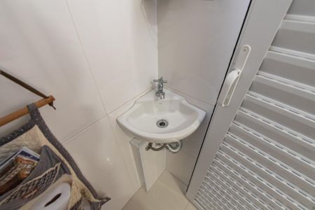 Apartamento à venda com 181m², 3 quartos e 3 vagas Apartamento à venda com 181m², 3 quartos e 3 vagasBanheiro de serviço