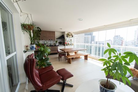 Apartamento à venda com 181m², 3 quartos e 3 vagas Apartamento à venda com 181m², 3 quartos e 3 vagasVaranda