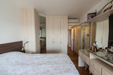 Apartamento à venda com 181m², 3 quartos e 3 vagas Apartamento à venda com 181m², 3 quartos e 3 vagasSuíte 3